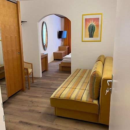 City Hotel Post 20 因河畔布劳瑙 外观 照片