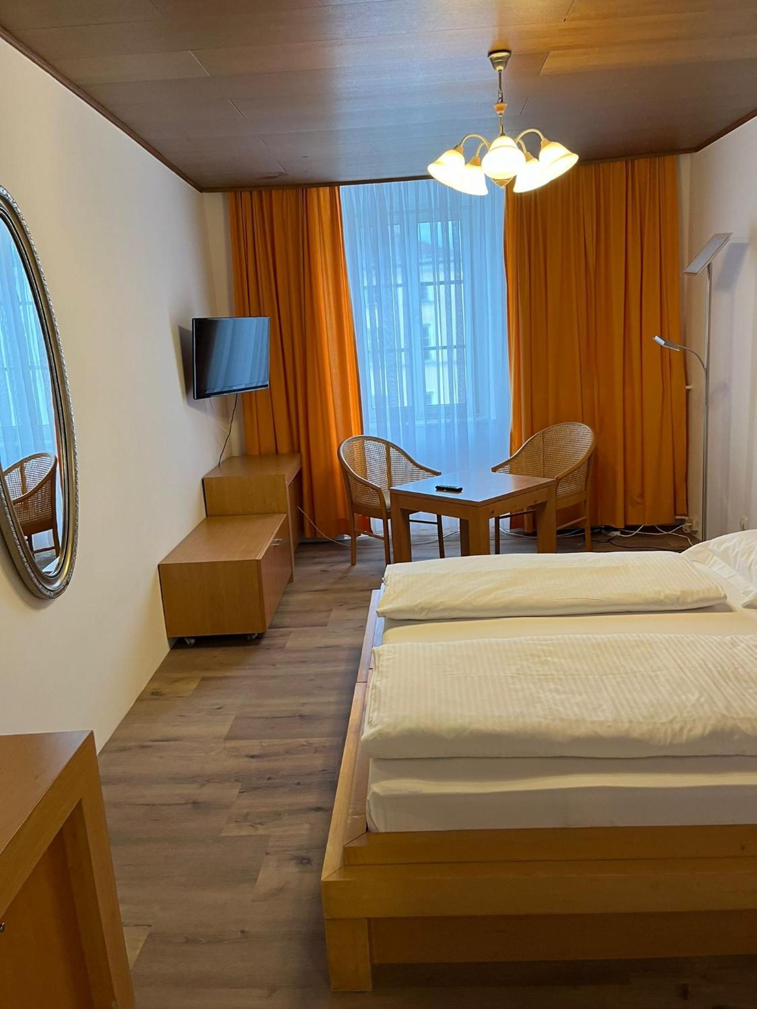 City Hotel Post 20 因河畔布劳瑙 外观 照片