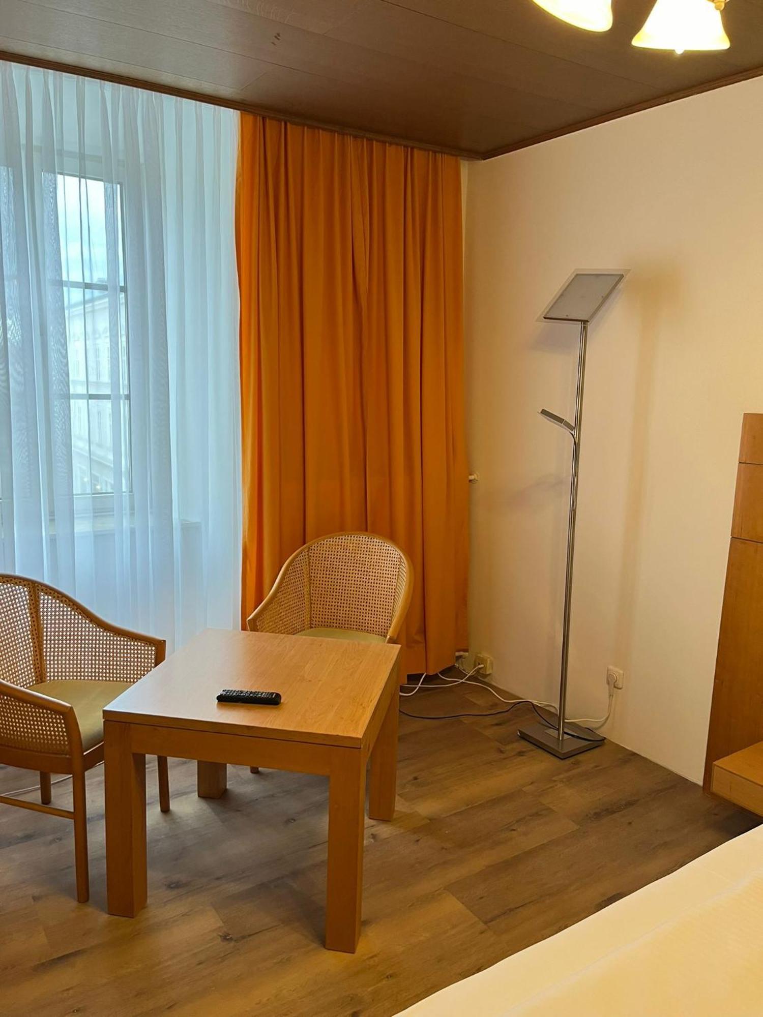 City Hotel Post 20 因河畔布劳瑙 外观 照片