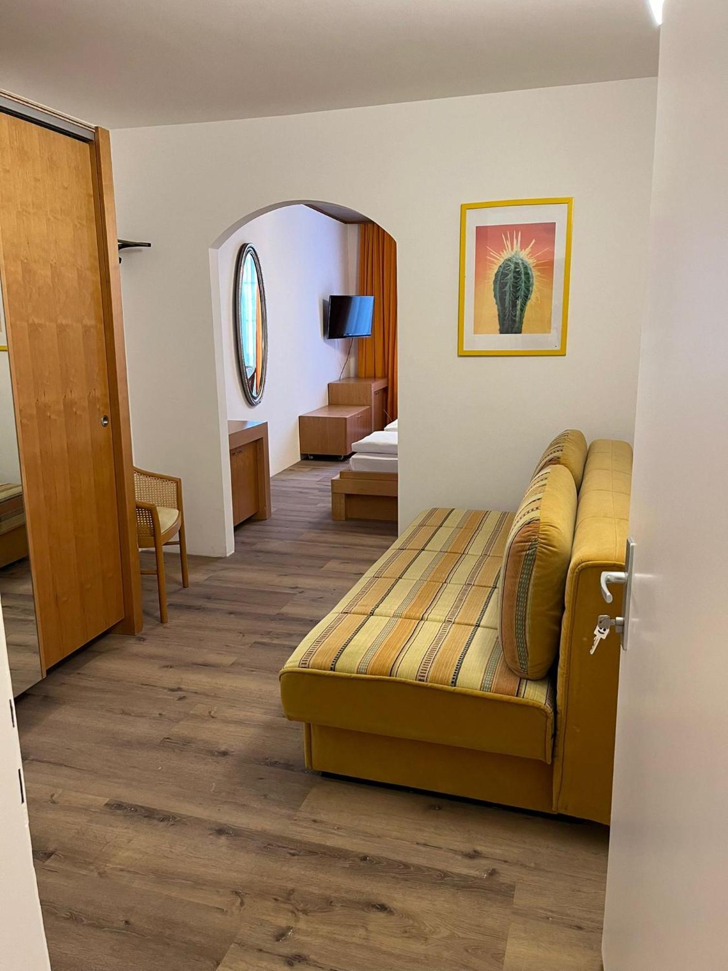 City Hotel Post 20 因河畔布劳瑙 外观 照片