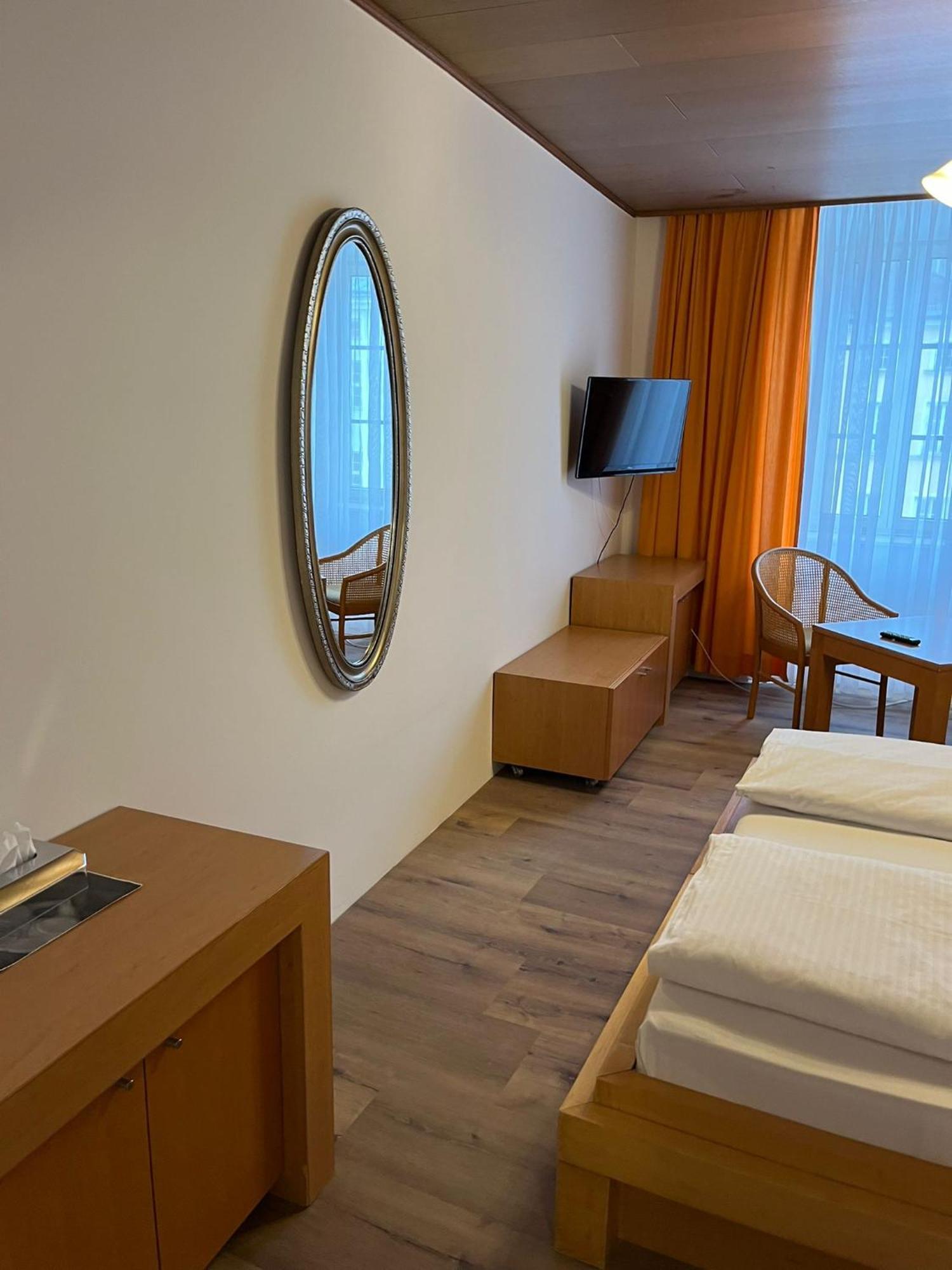 City Hotel Post 20 因河畔布劳瑙 外观 照片