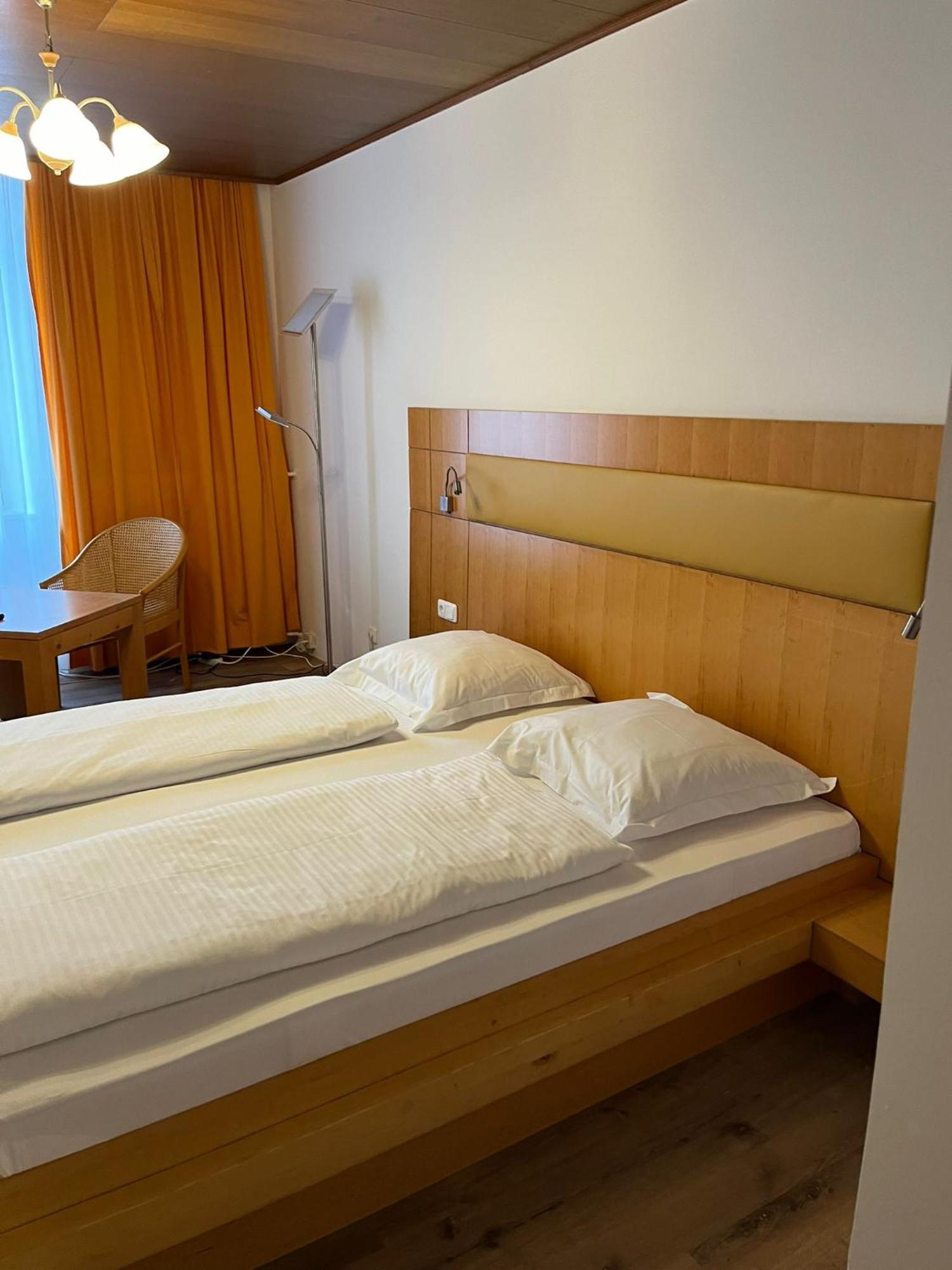 City Hotel Post 20 因河畔布劳瑙 外观 照片